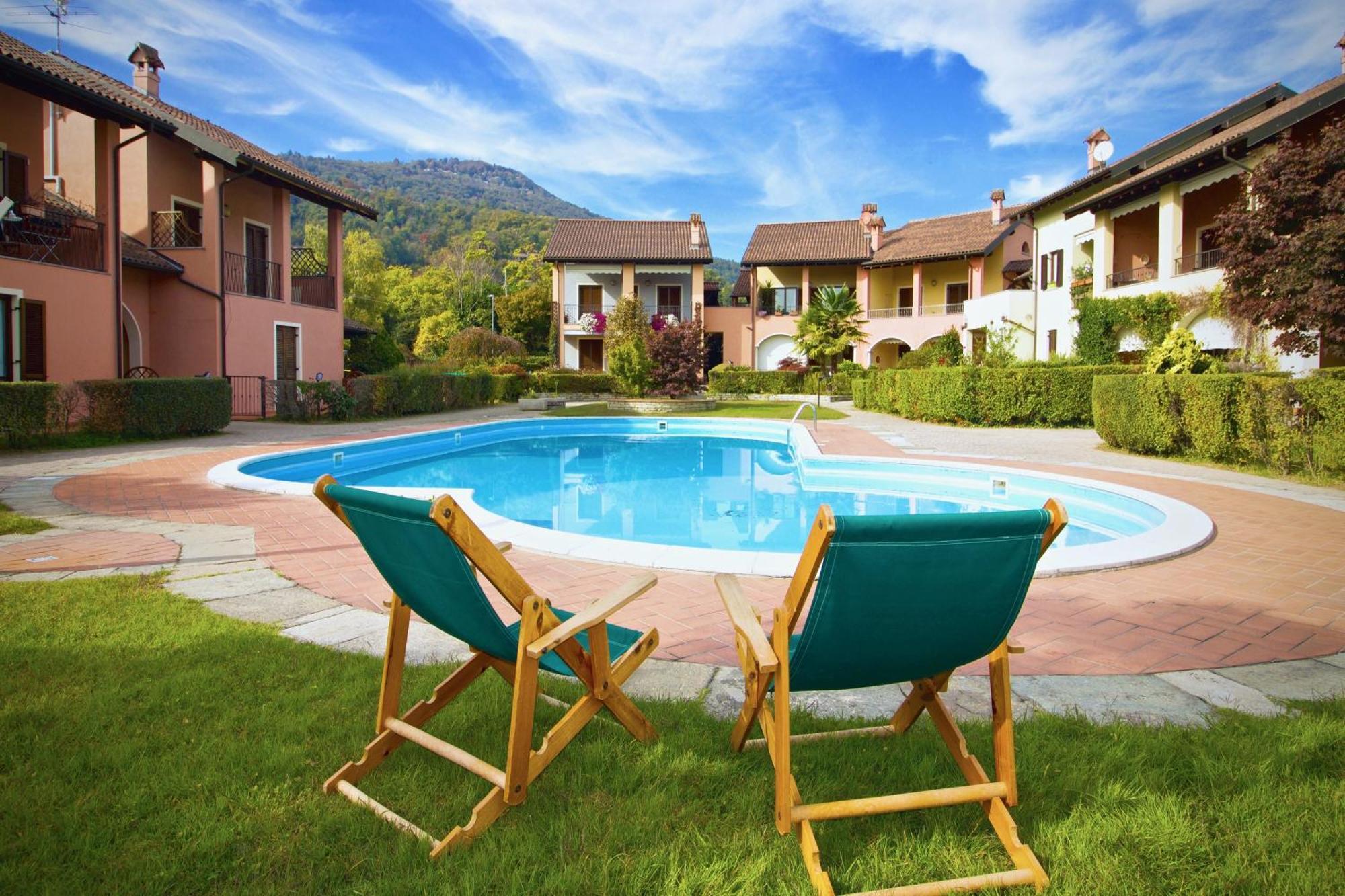 Sunflower Relax Pool And Terrace - Happy Rentals Lesa Exterior foto